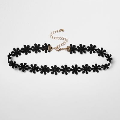 Plus black floral lace choker